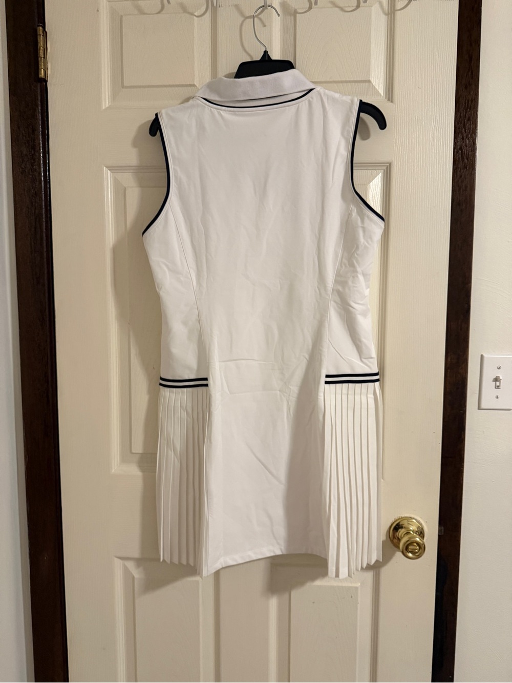 Vineyard Vines White Sleeveless Polo Dress with Navy Trim - Picture 4 of 4